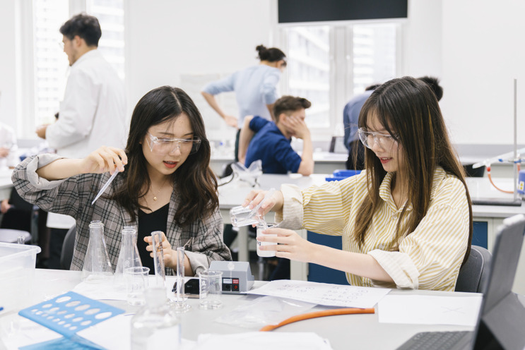 students in chemistry lab class